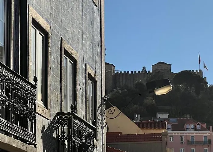 Bright & Charming In Historic Centre Appartamento Lisbona