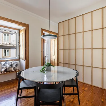 Bright & Charming In Historic Centre Apartment